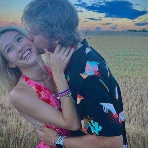 Meet your Posher, Abigail